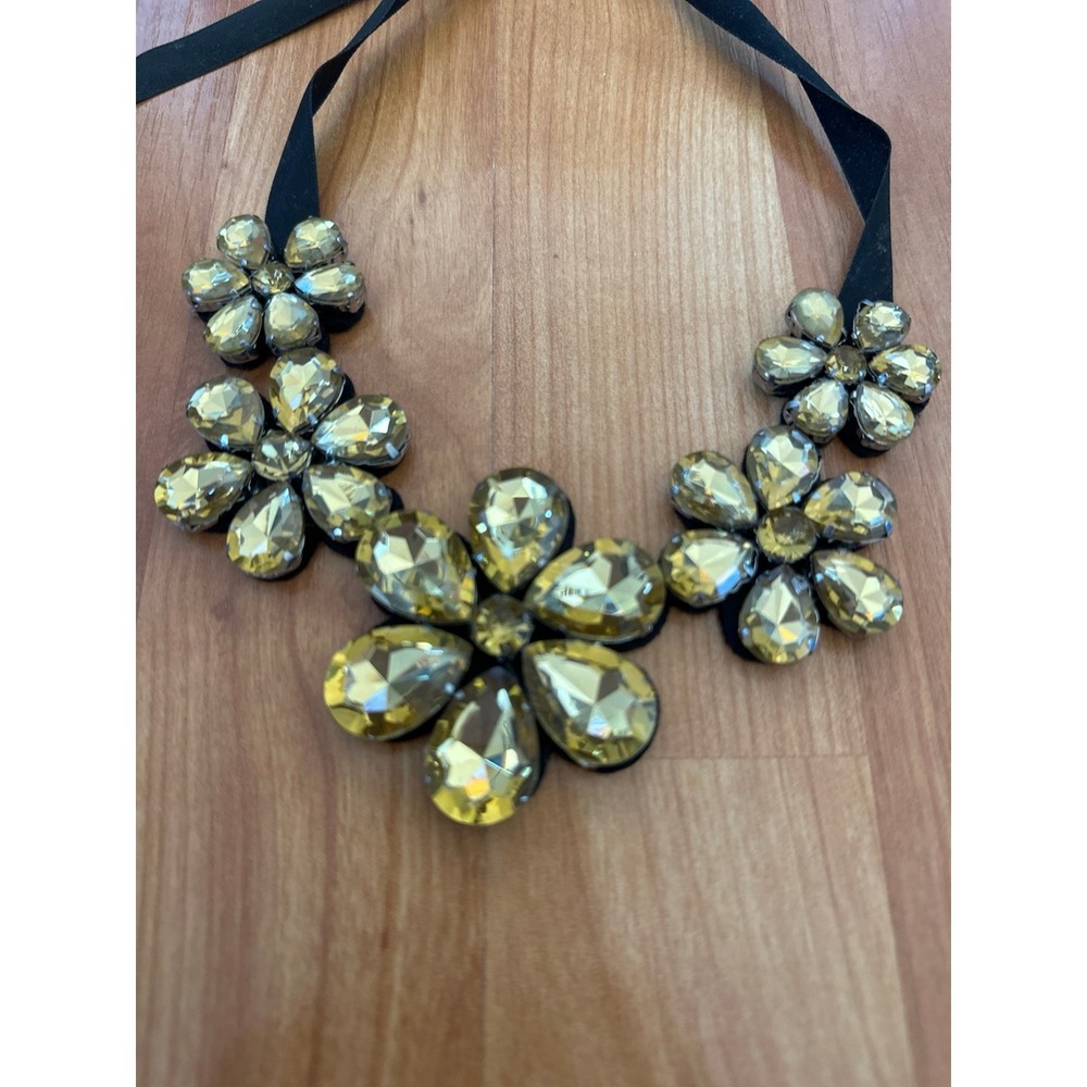 VINTAGE 1990s Ribbon Strung,‎ Fabric Mounted Lrg Crystal Flowers Bib Necklace